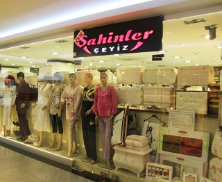 ÖZ ŞAHİNLER ÇEYİZ