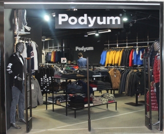 PODYUM GİYİM